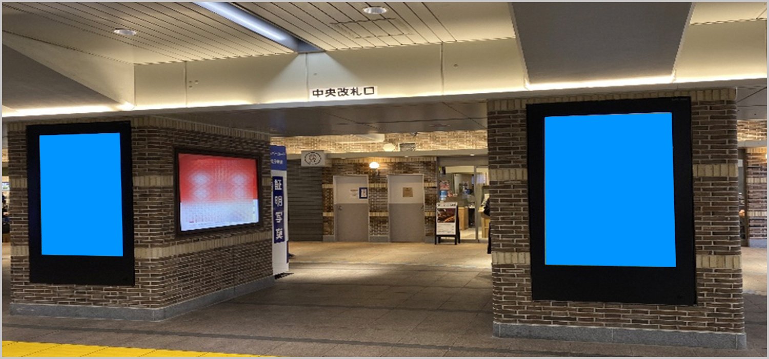 JR五反田駅改札外デジタルサイネージ